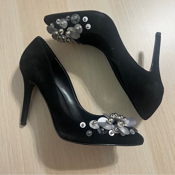 Charles By Charles David Black Heels with Floral Embellishments - Picture 3 of 5